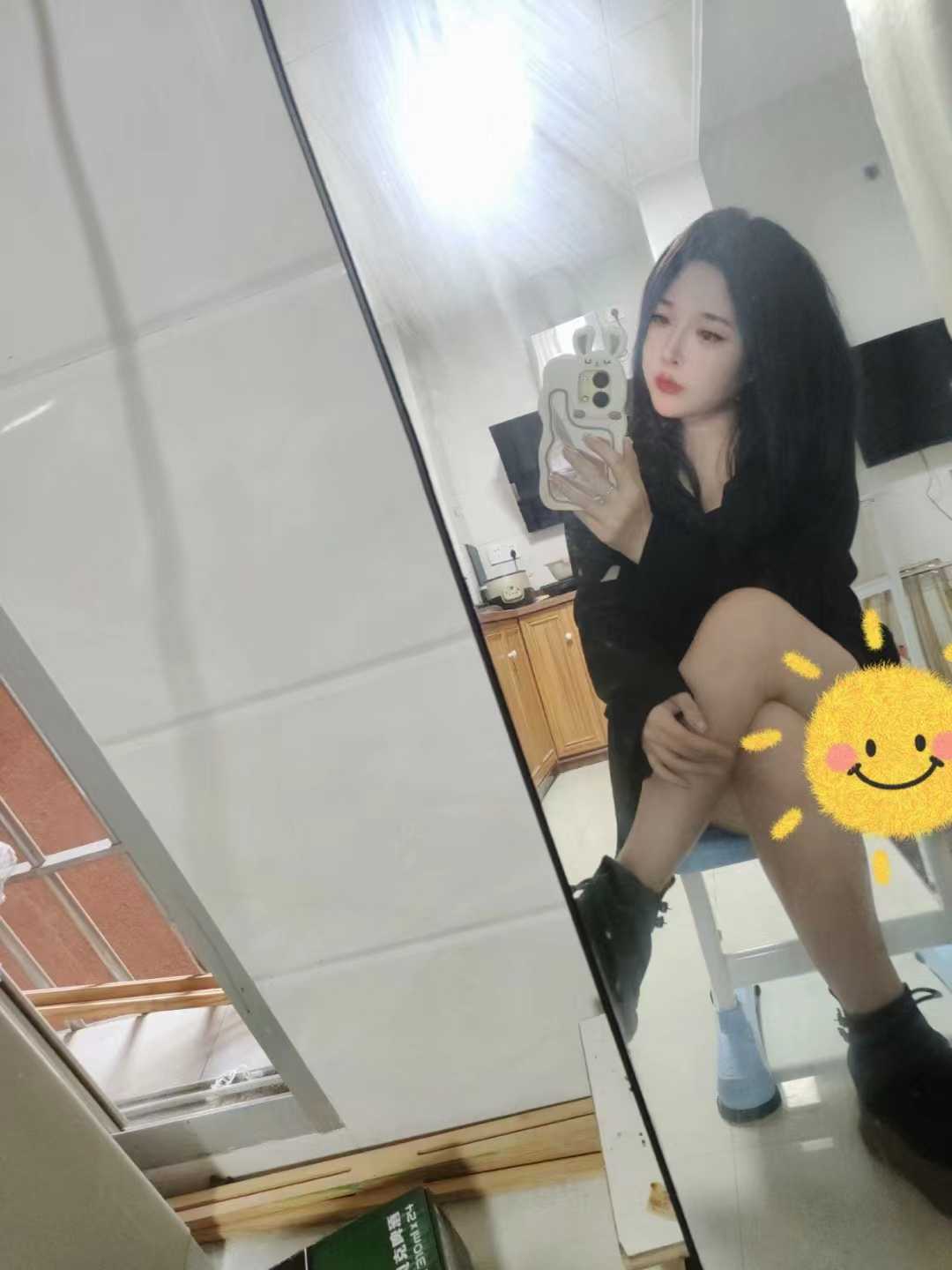 紧致粉嫩性价比高的妹子