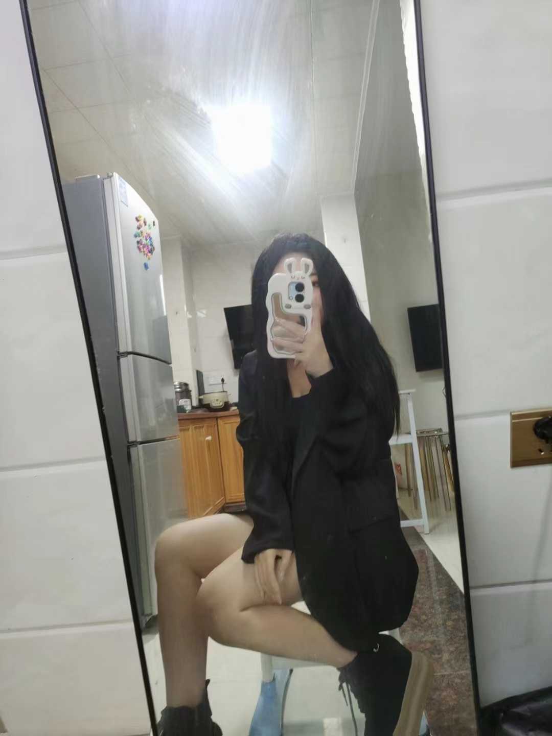 紧致粉嫩性价比高的妹子