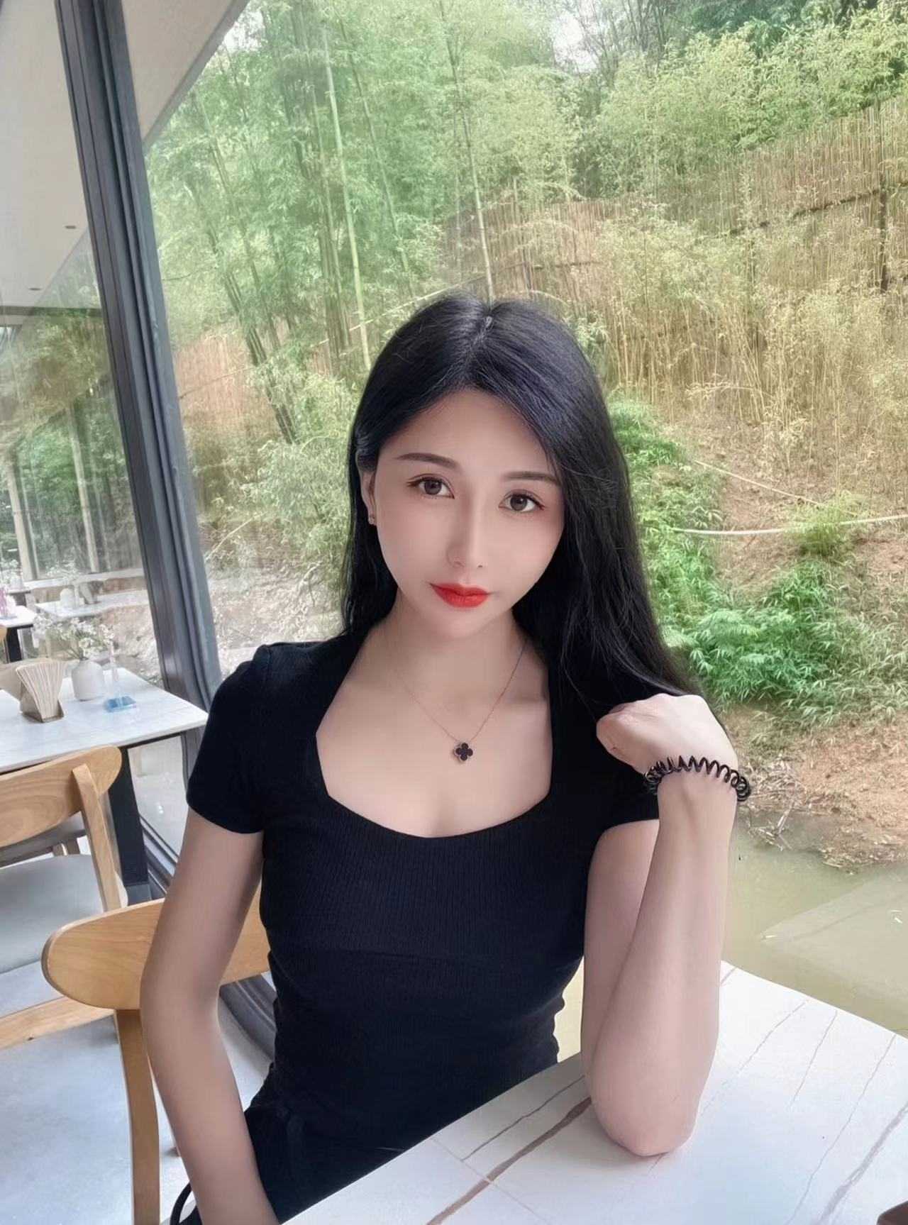 性感火辣的御姐范