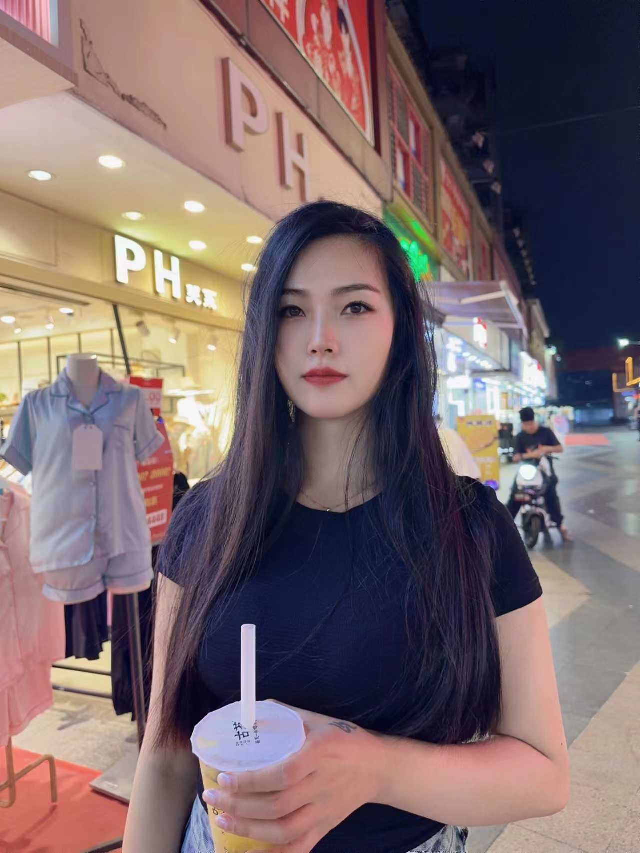 服务温柔性感的御姐范