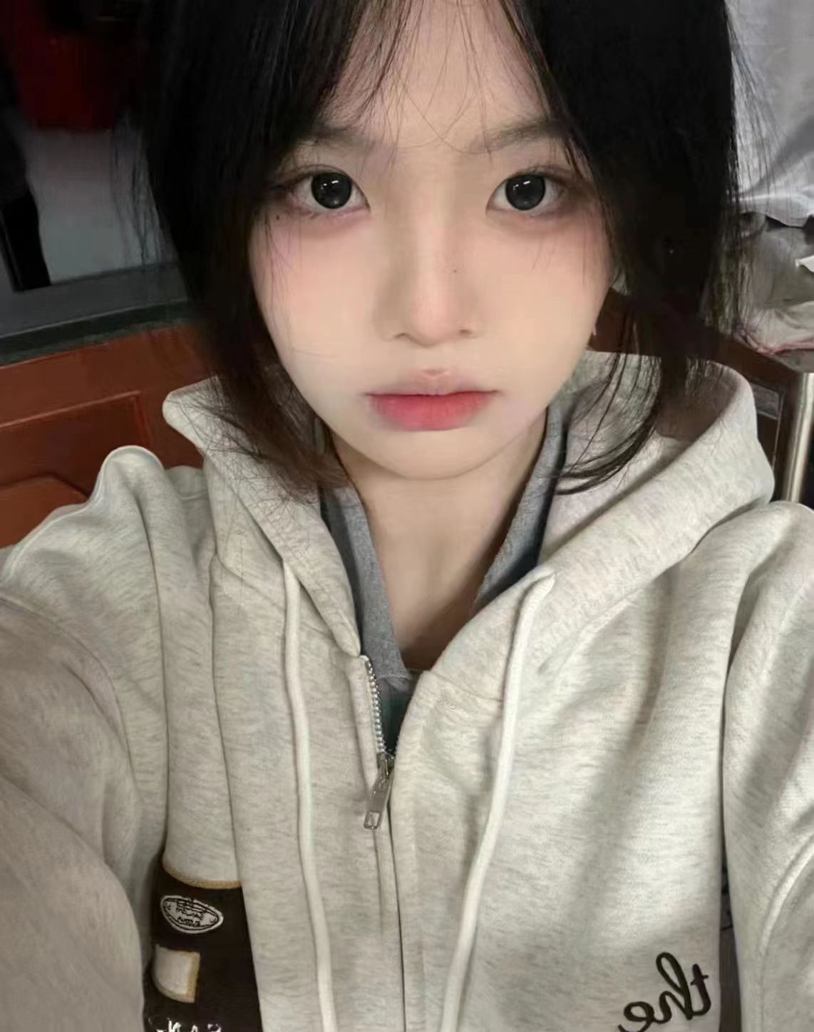 漂亮大方，学校兼职