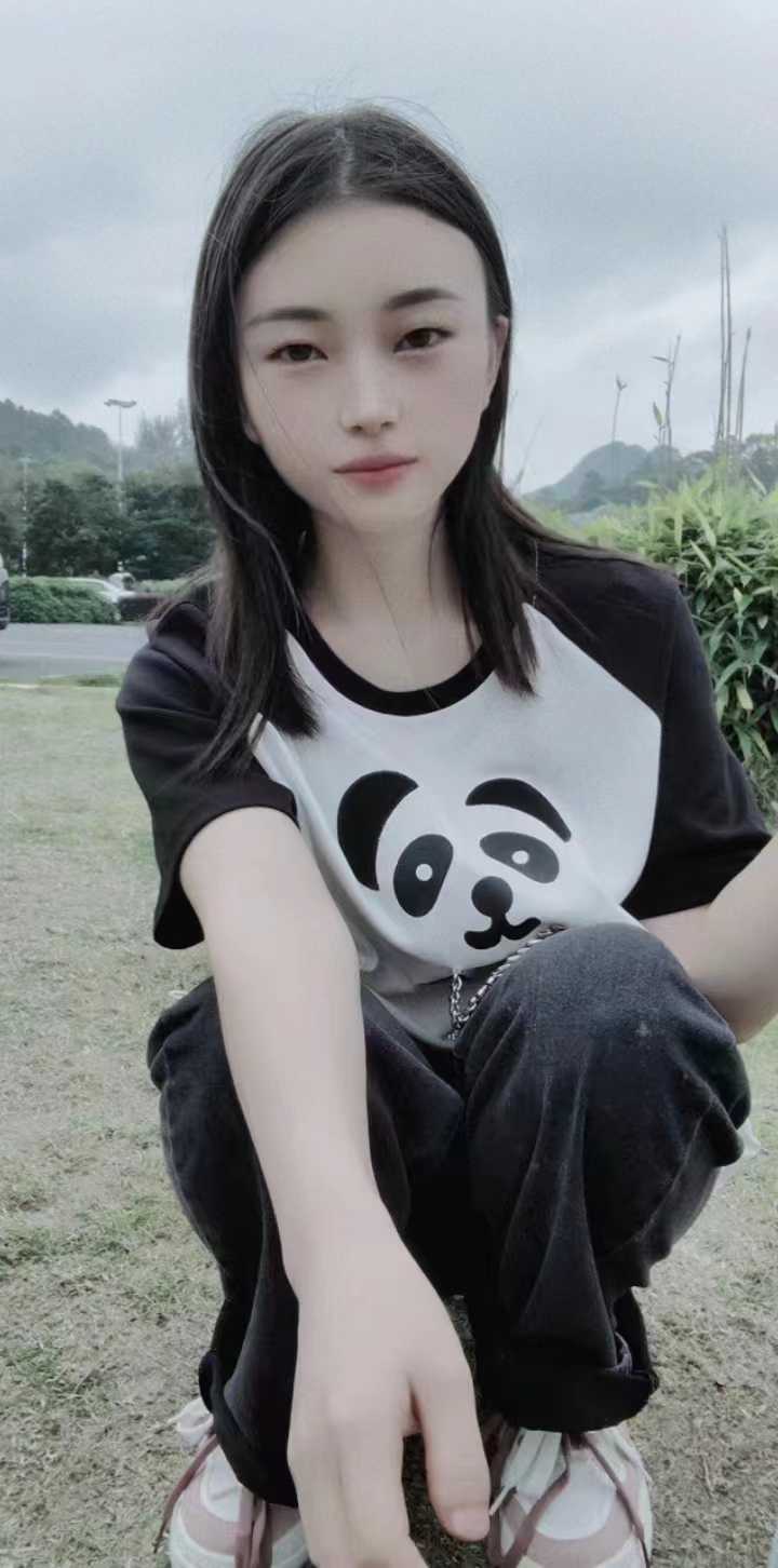 漂亮大方，学校兼职