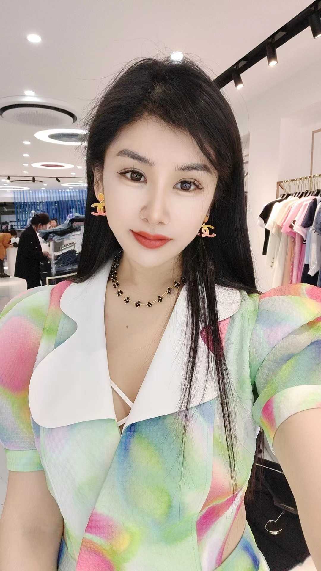 性价比高的性感少妇