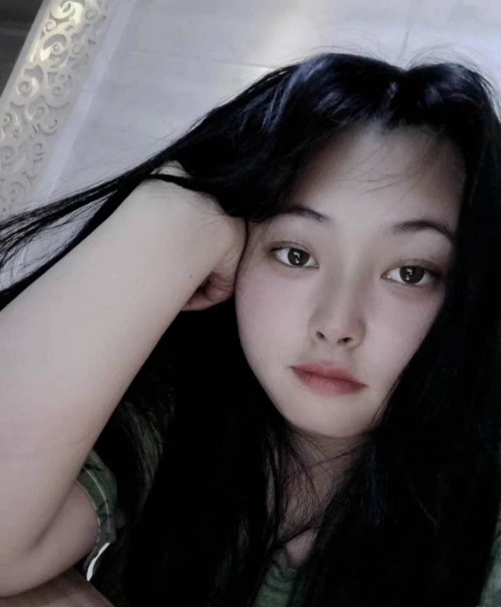 捏奶头会配合叫，激情四射