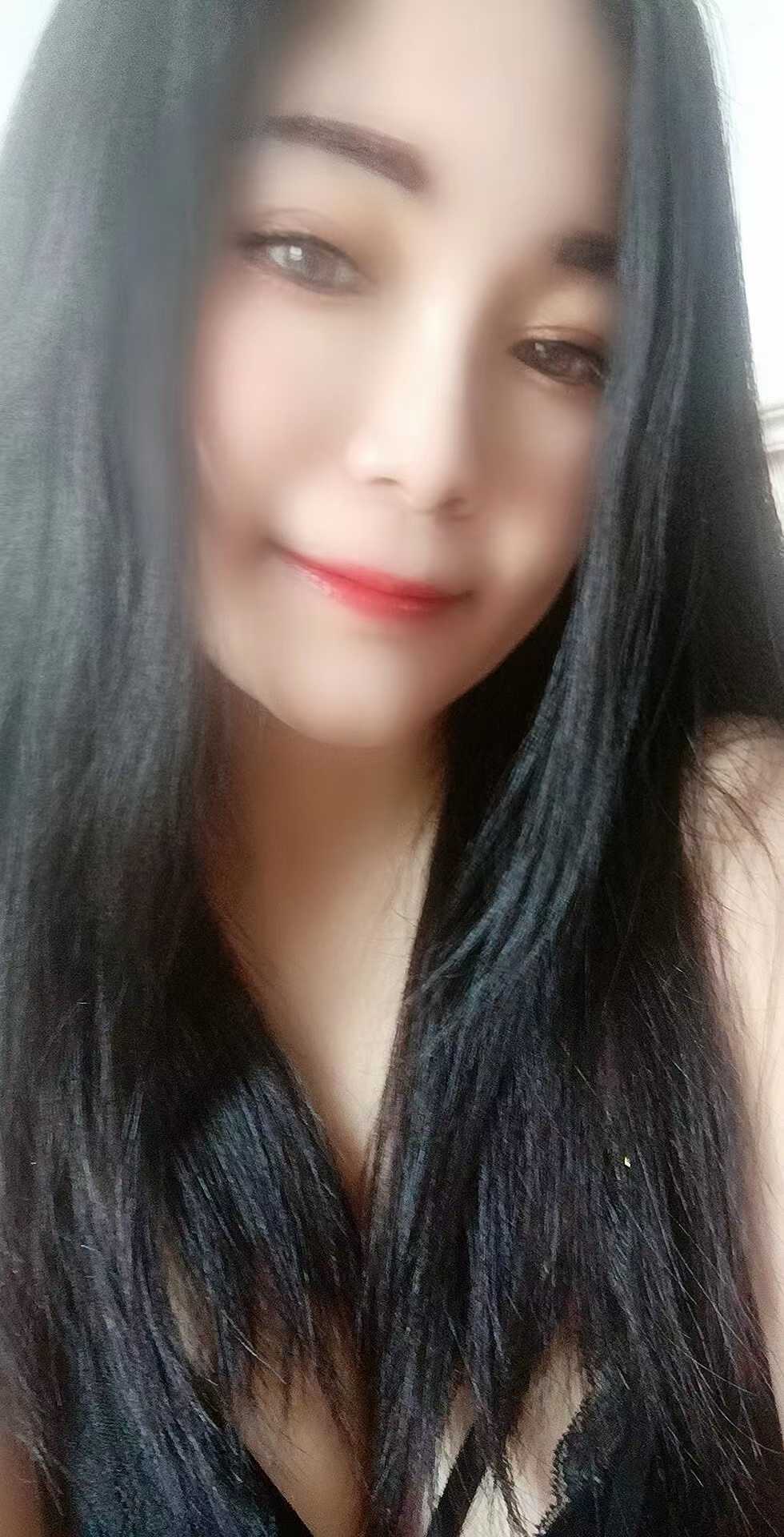 丰满少妇芳芳