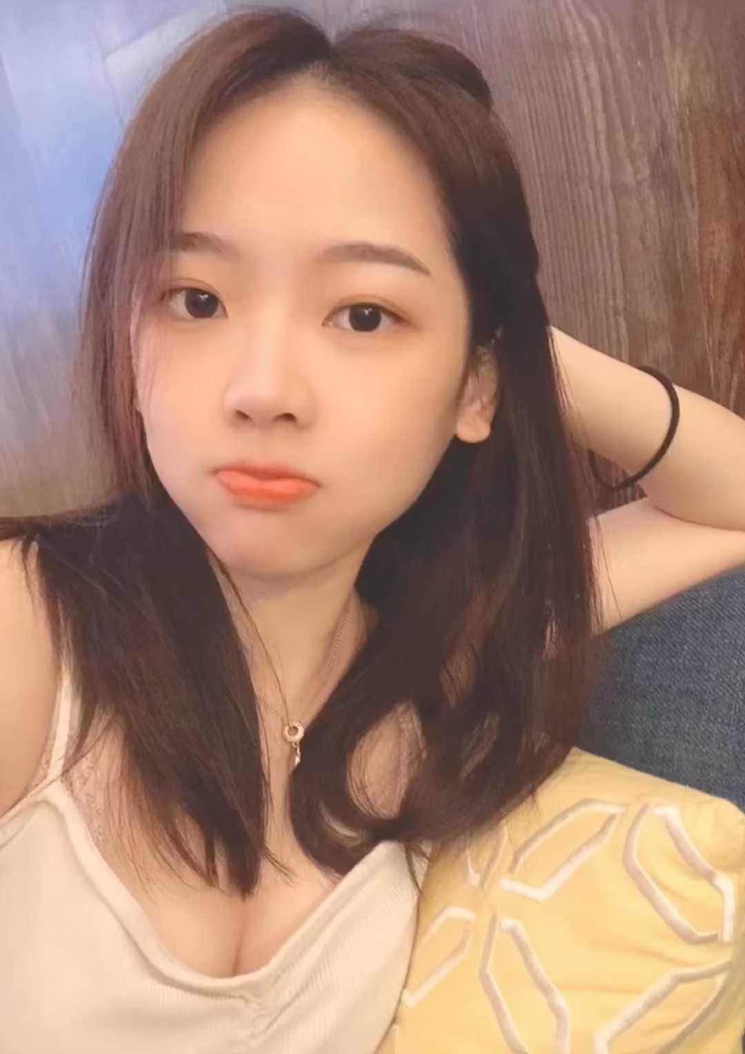 甜美系小姐姐