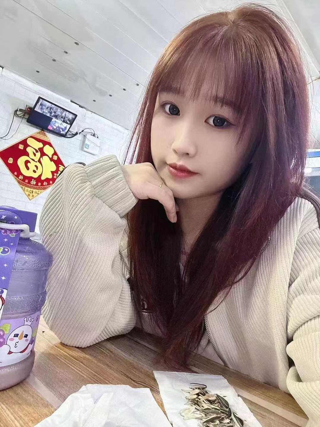 下面紧致粉嫩年轻小妹