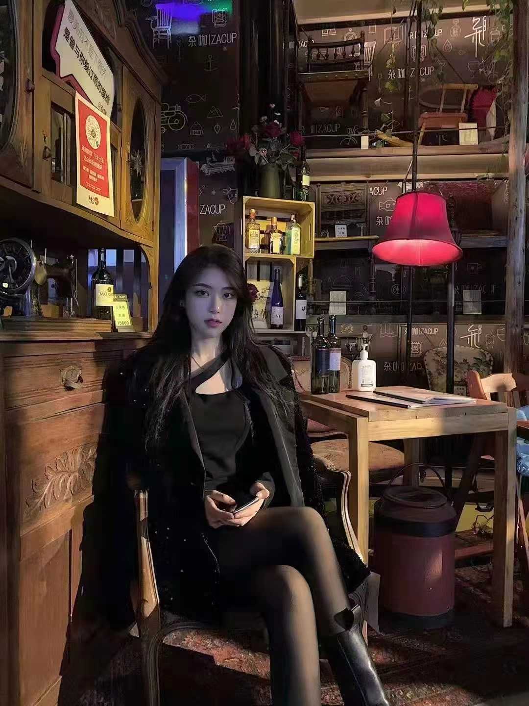 态度颜值身材都不错