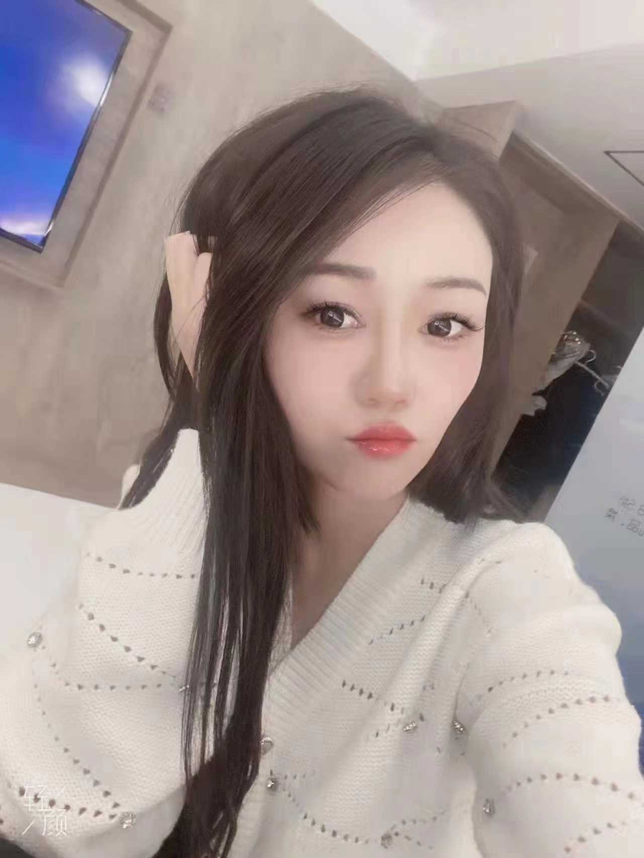 女上姿势，我慢慢插进去......