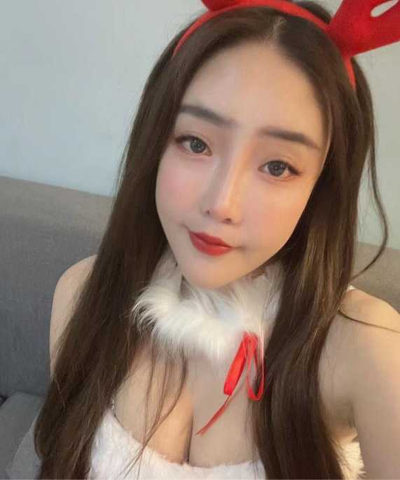 大胸妹子小七