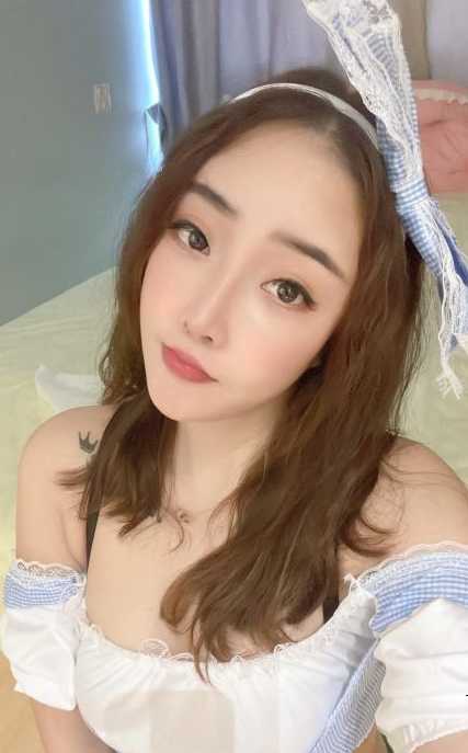 大胸妹子小七