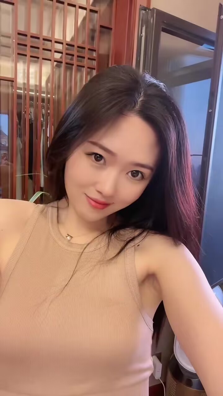 椒江反差气质小姐姐