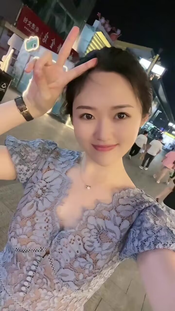 椒江反差气质小姐姐