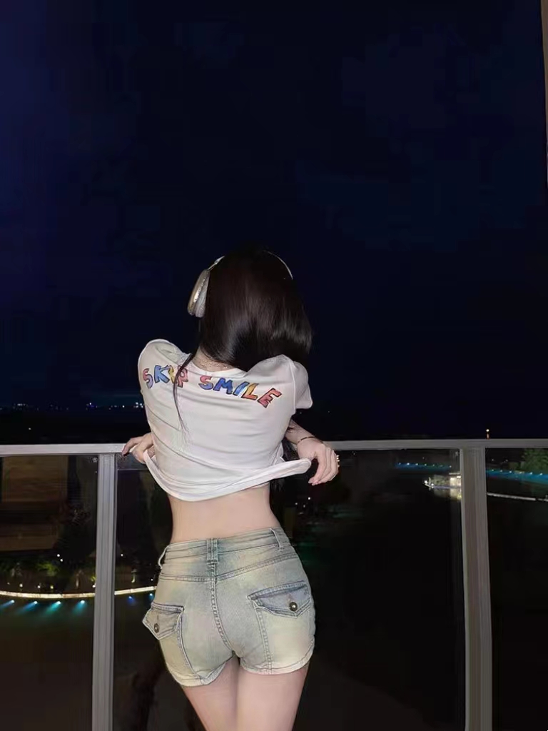 蜜桃臀小姐姐，配合度高