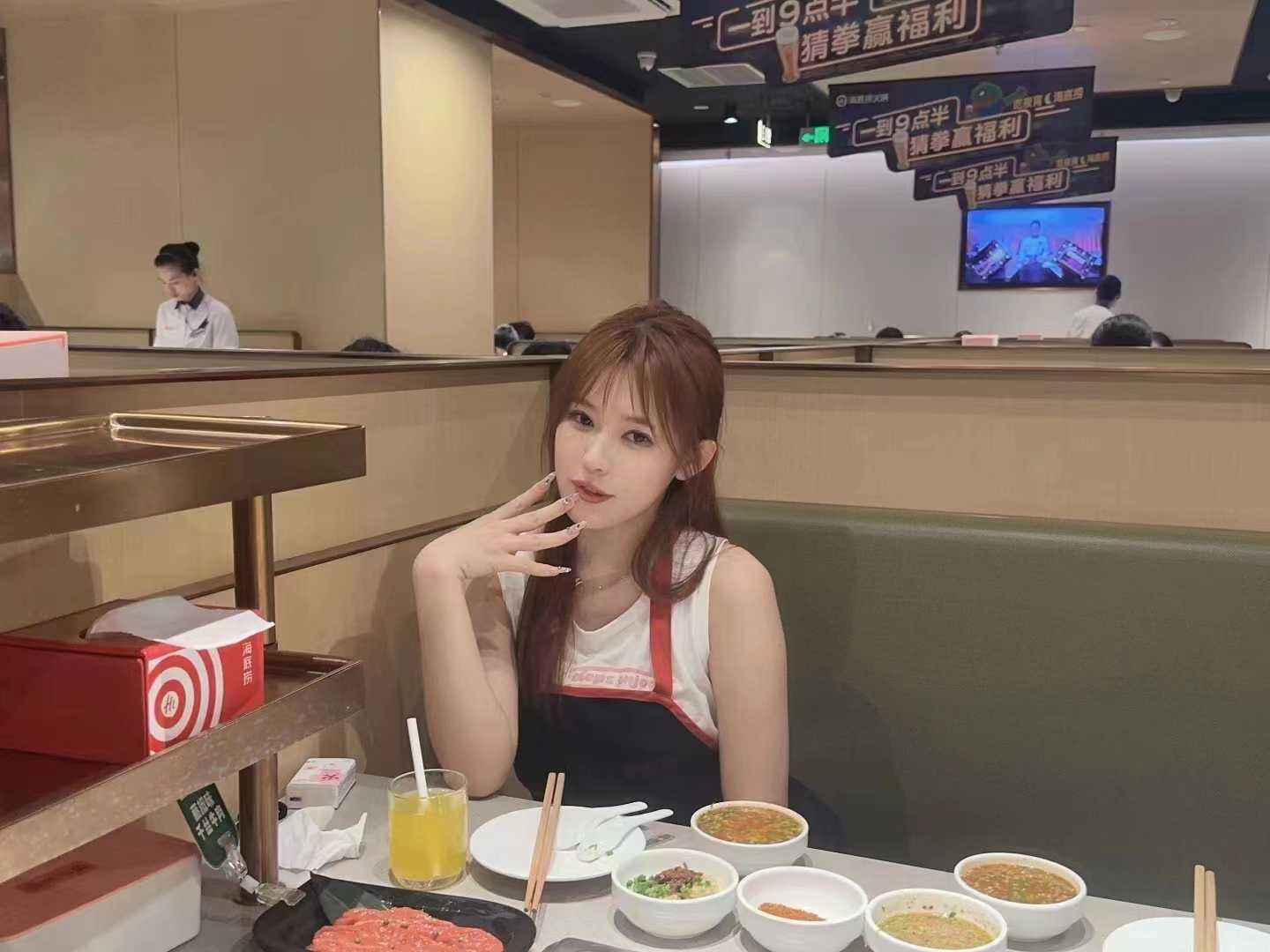 蜜桃臀小姐姐，配合度高