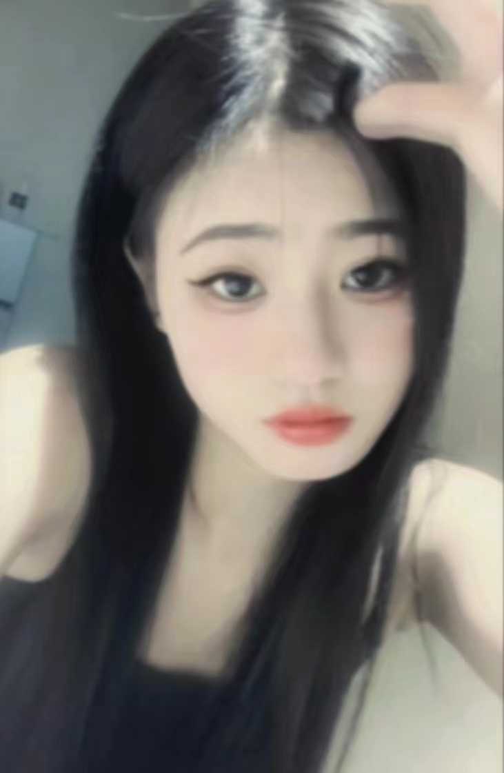  she~吻墨菲美女