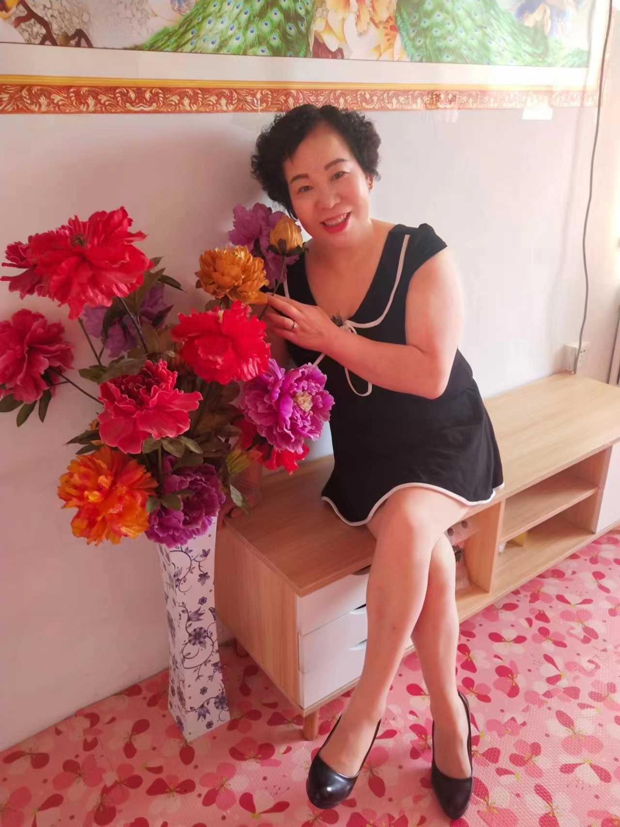 服务热情的熟女