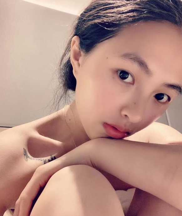性感妩媚小妹