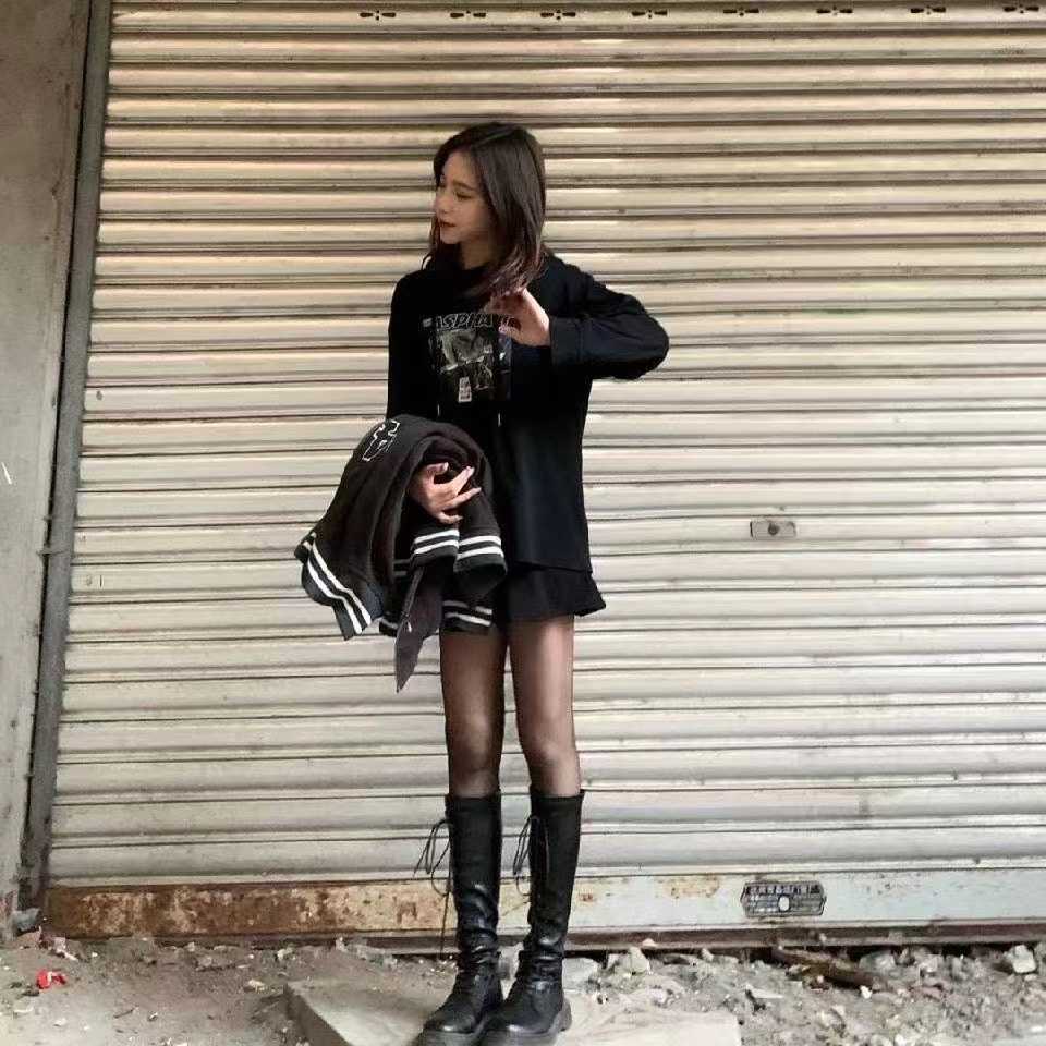 妹子身材绝了,抱着很有感觉