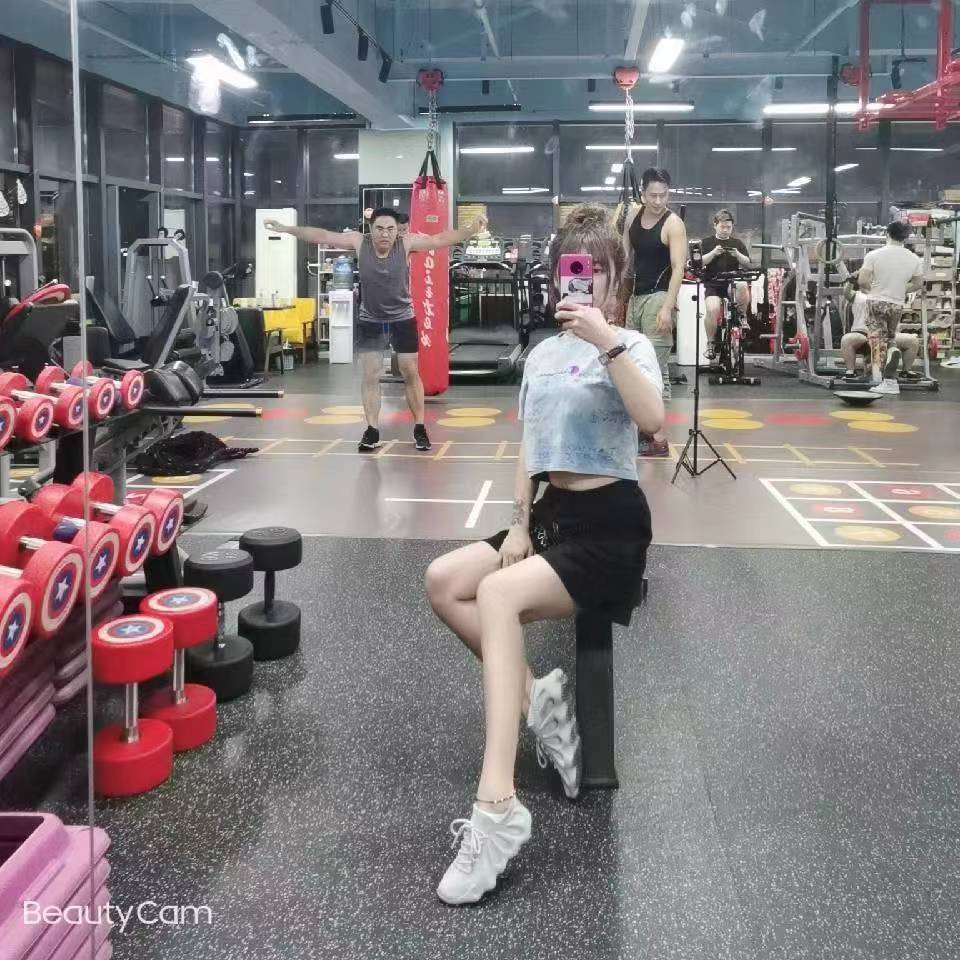 妖媚小姐姐
