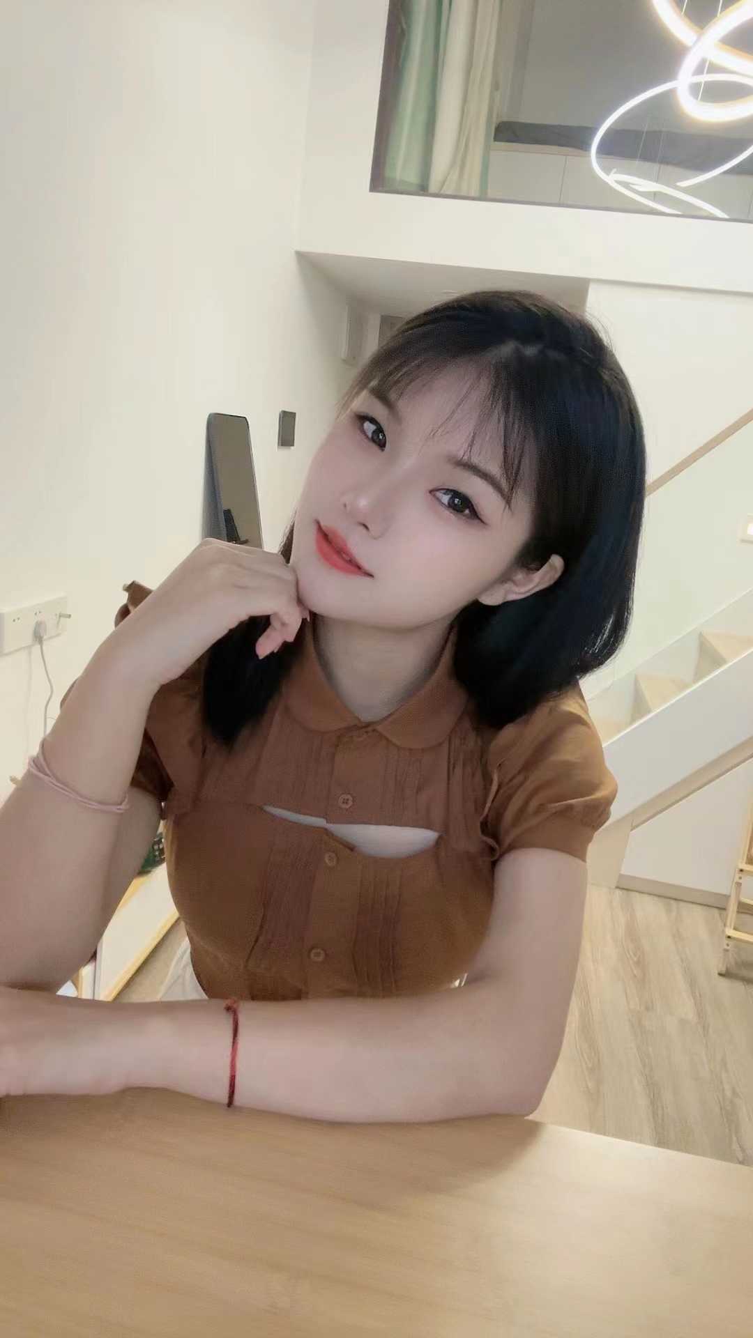 深圳龙华 米娜