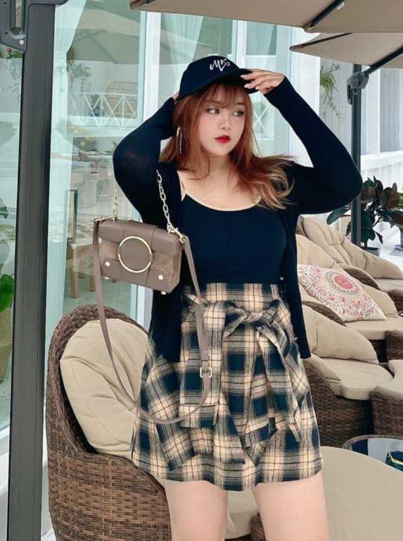 分享一个丰满大胸妹