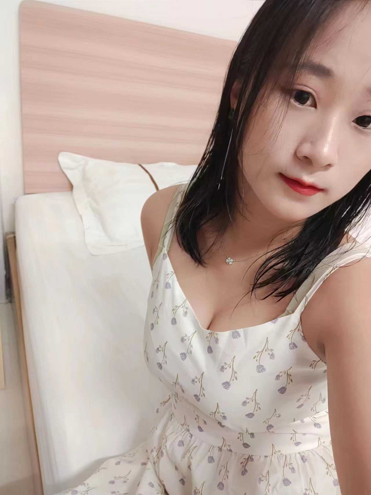 西乡大胸笑笑