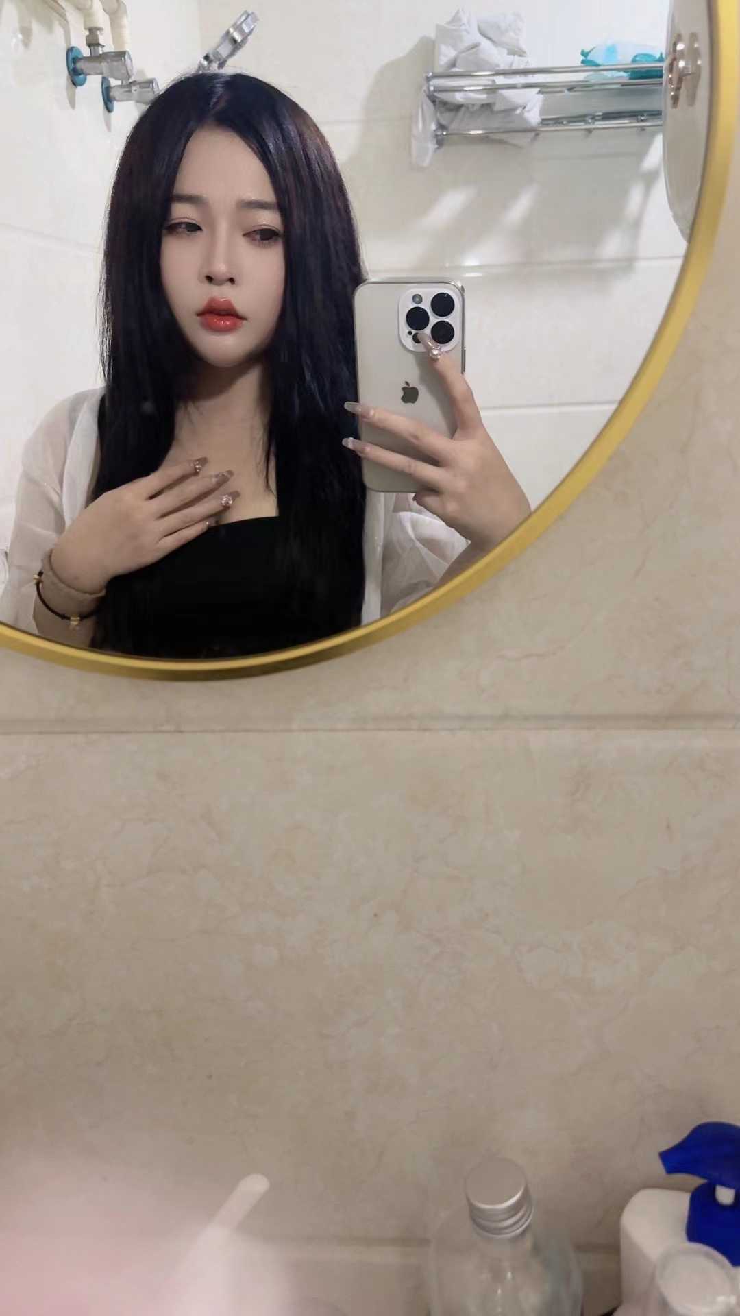 服务一流的年轻漂亮小妹