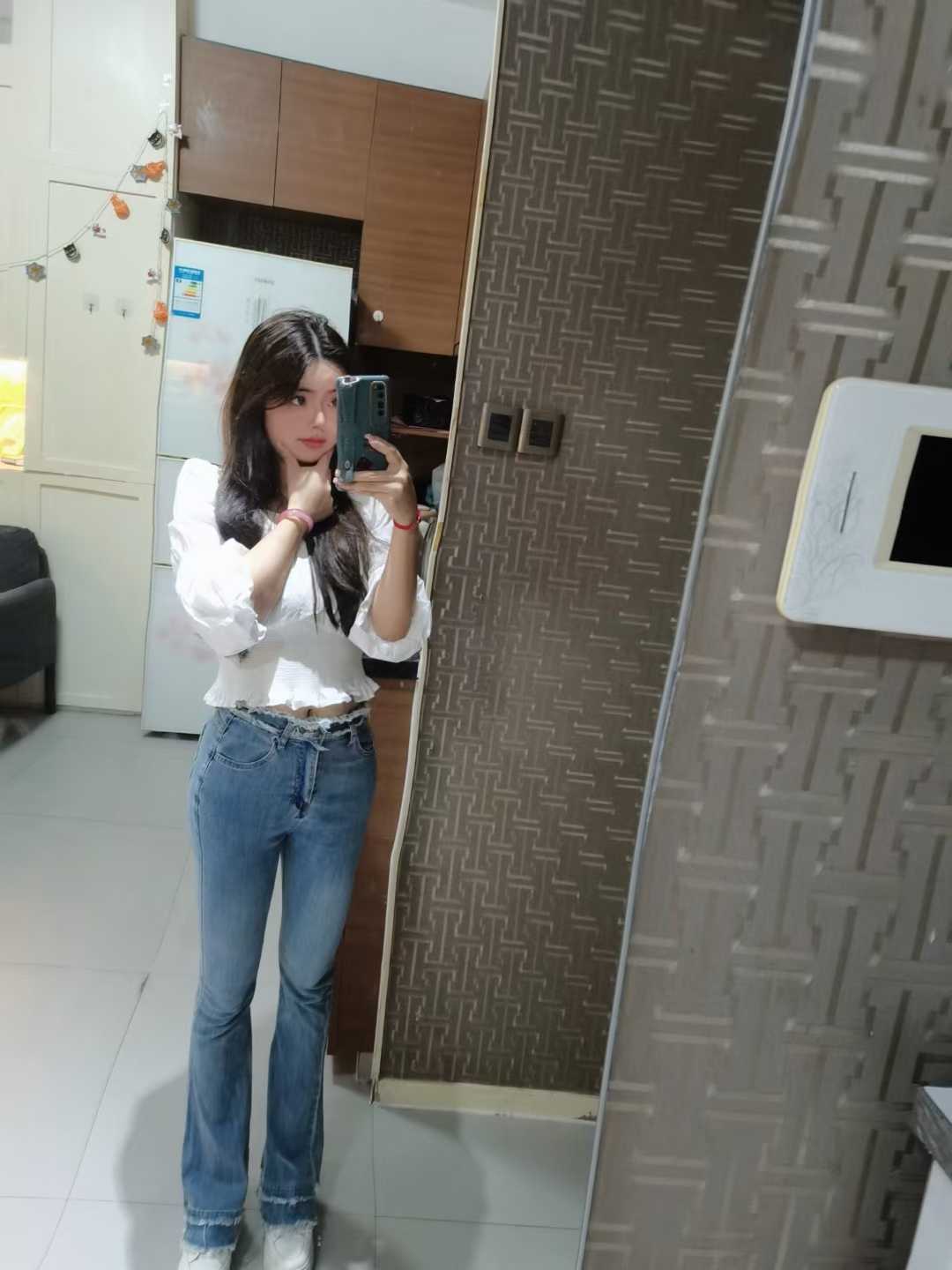 服务型美女
