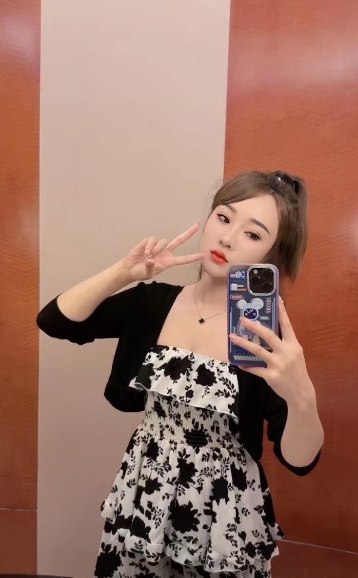 极品,美腿胸大又嫩