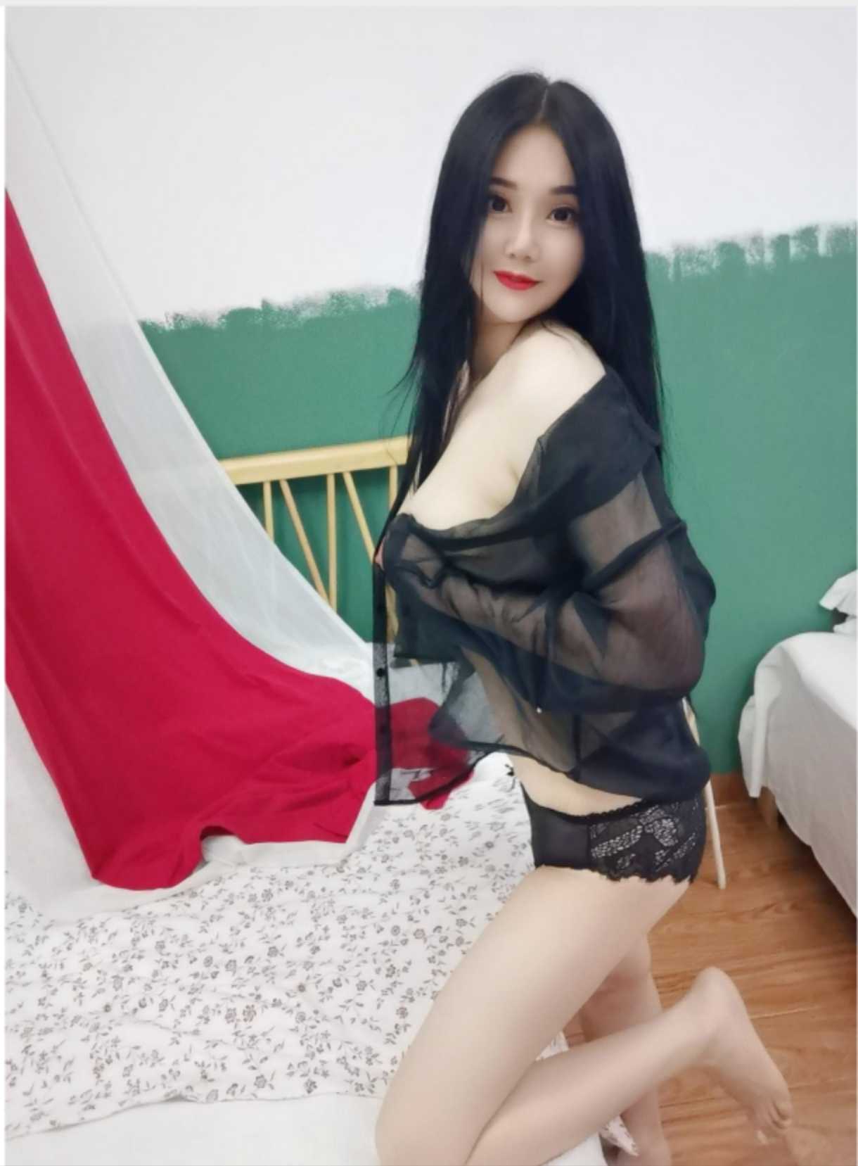 肤白貌美的兼职小妹