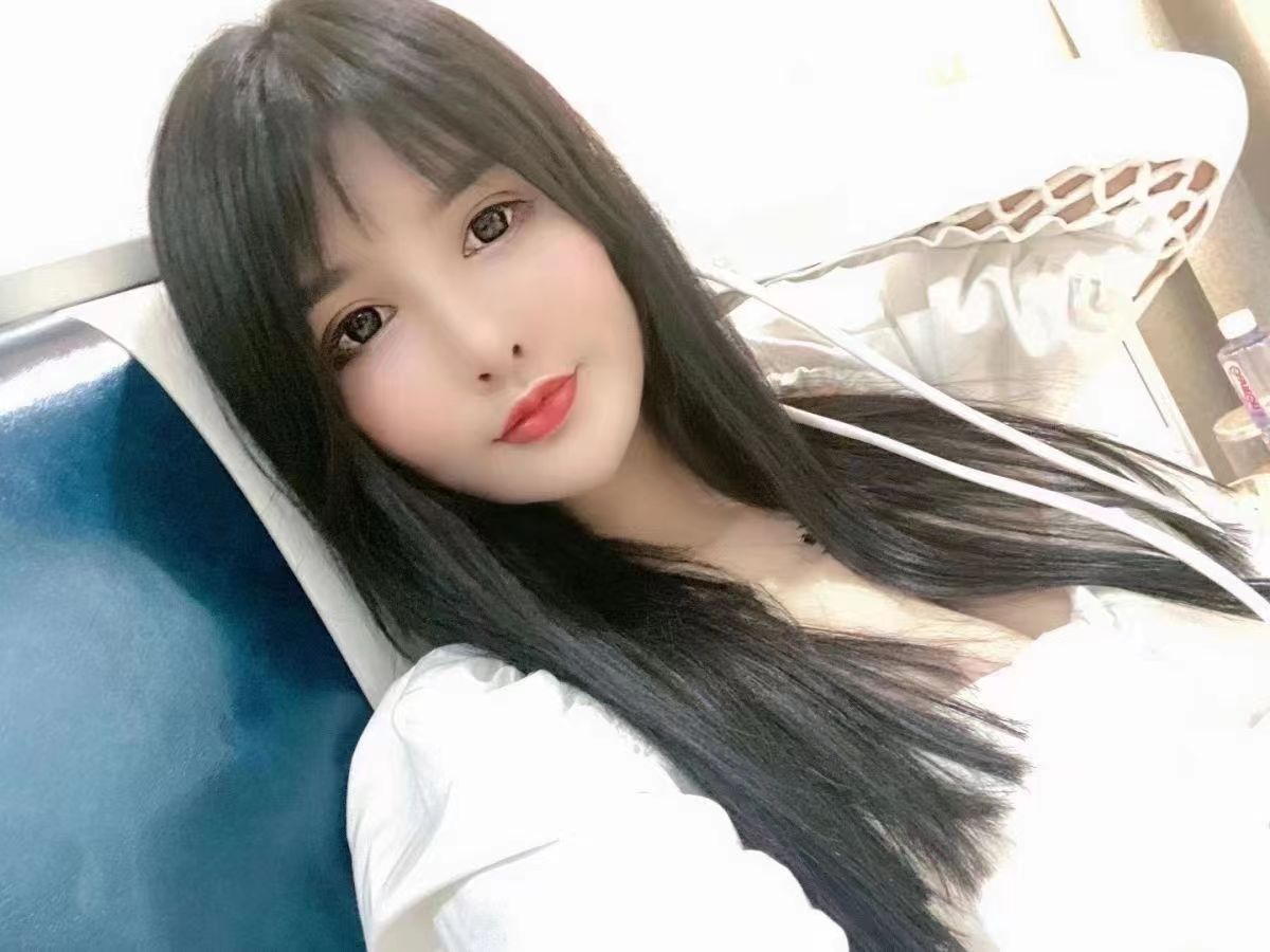 丰满性感大美女