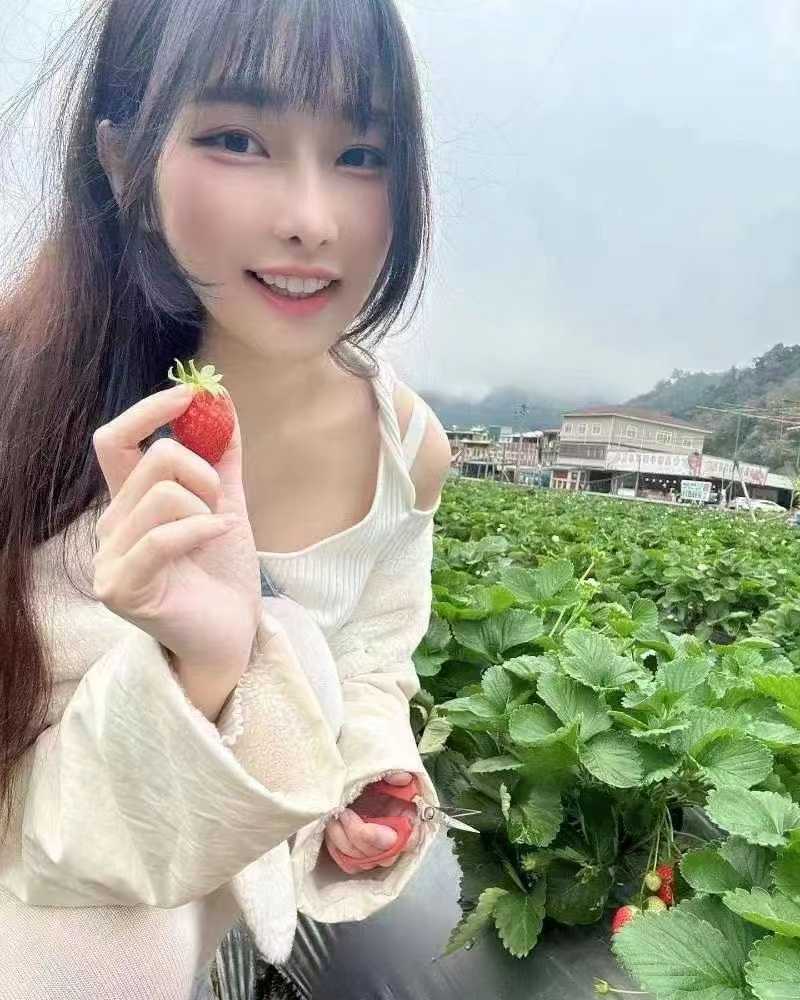 抓着奶后入特别有感觉
