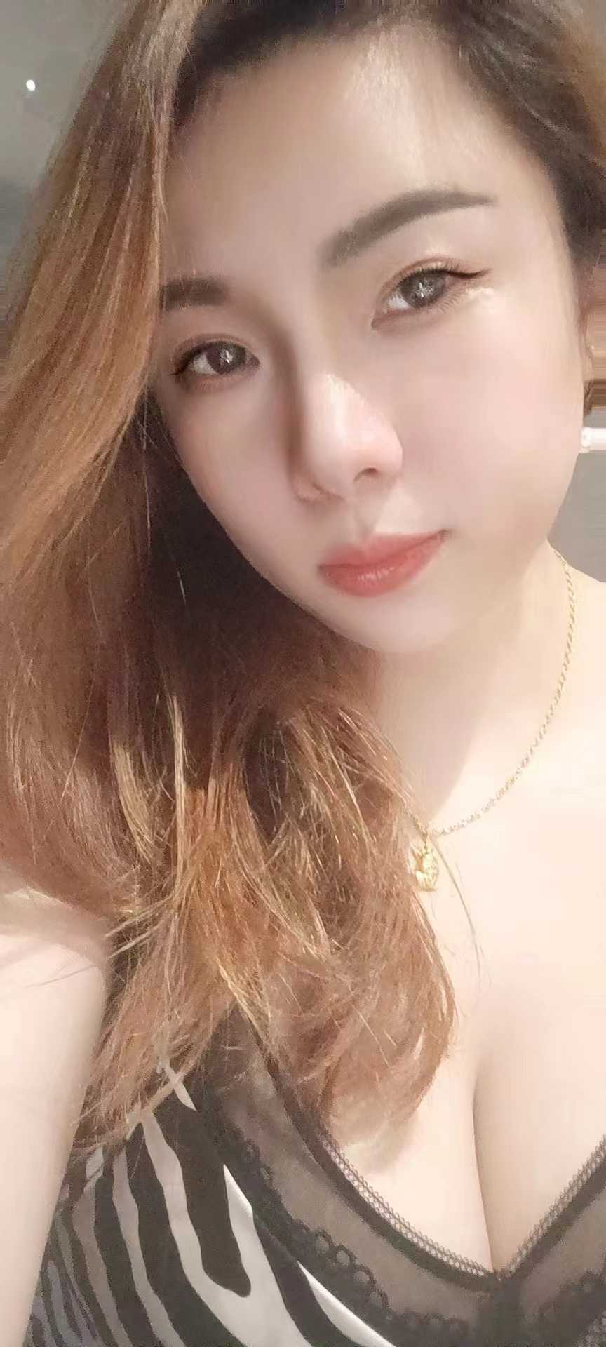 叫的很自然很好听,做起来很舒服