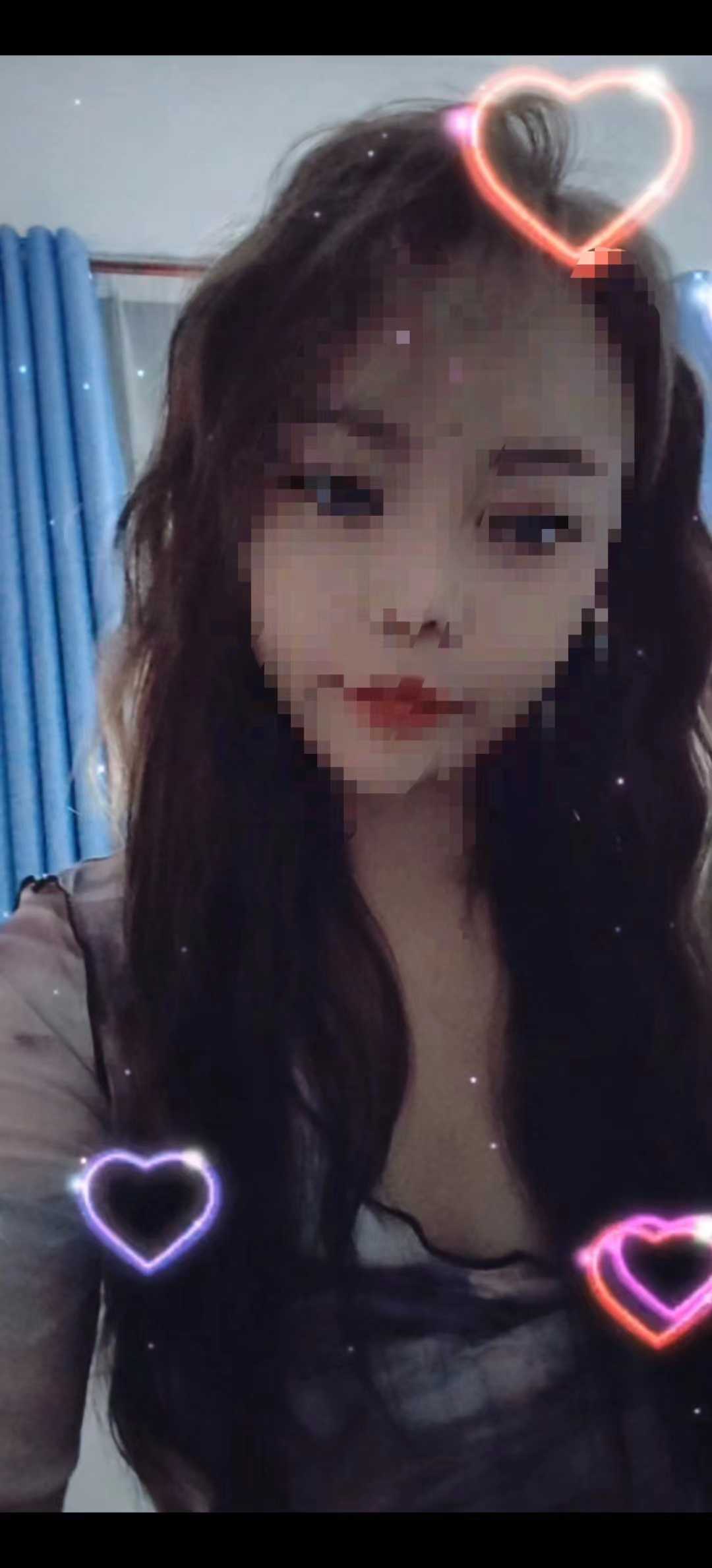 妹子身材火辣，配合度非常高