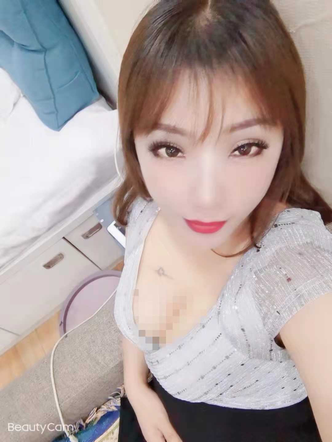 超值的试试的小姐姐