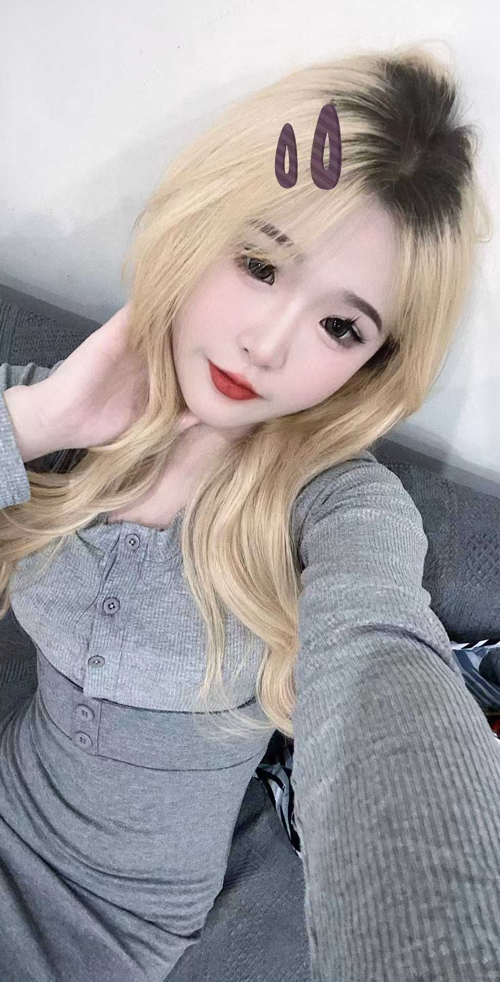女友感满满，漂亮大方