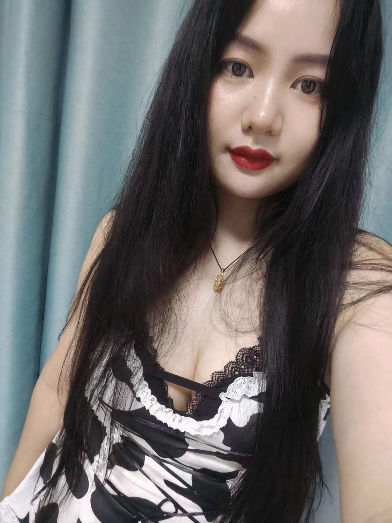 小姐姐有颜值,各种姿势都会