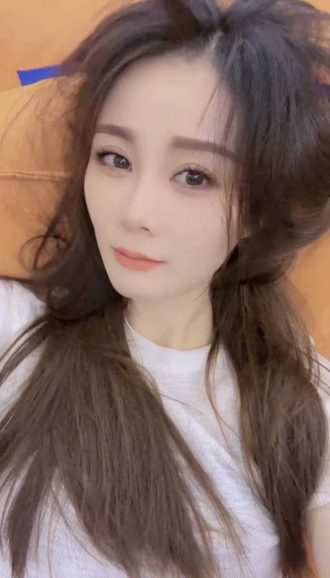 比较养眼的小姐姐，位置好找。