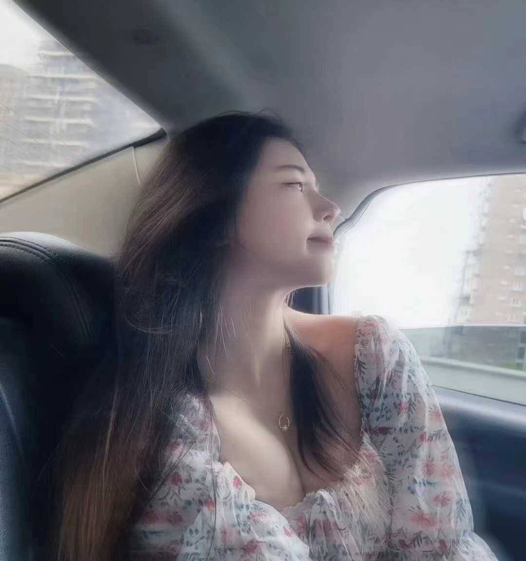 小姐姐胸大身材很不错