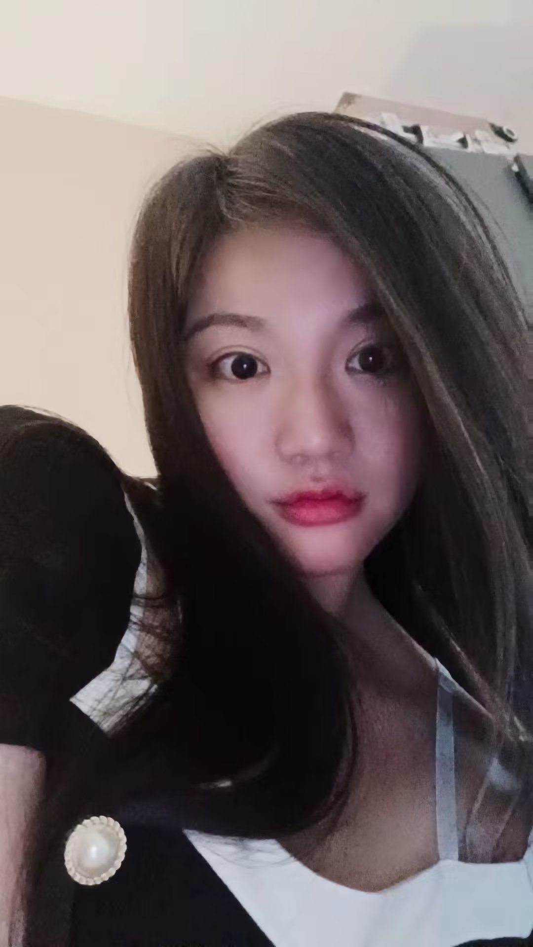 居家自聊三点粉大胸妹