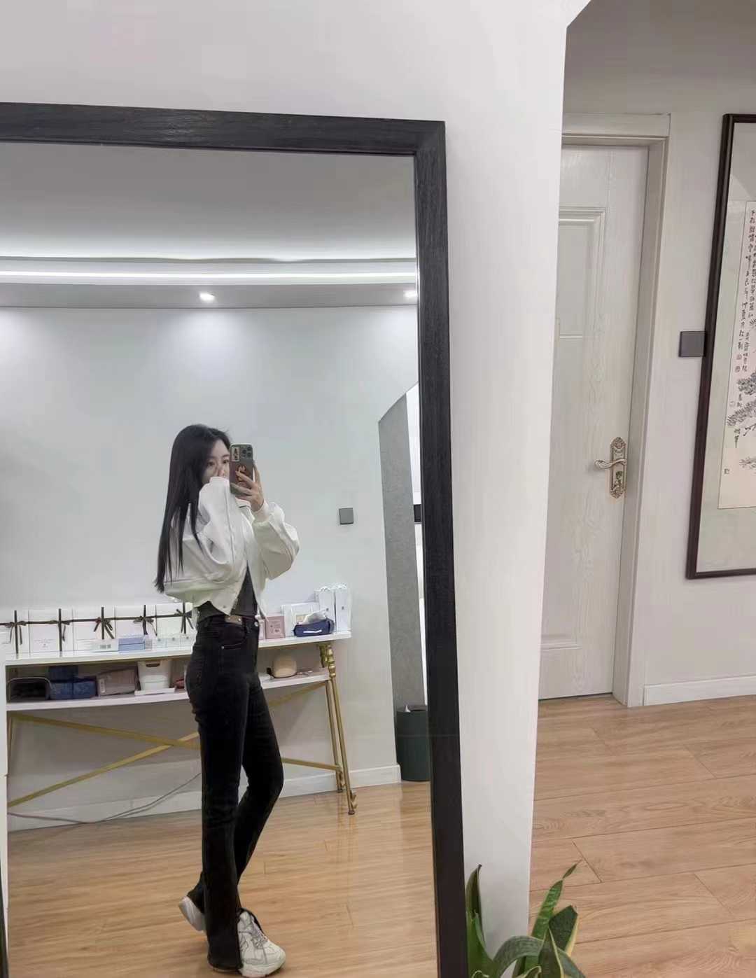 东丽小美女长腿黑丝