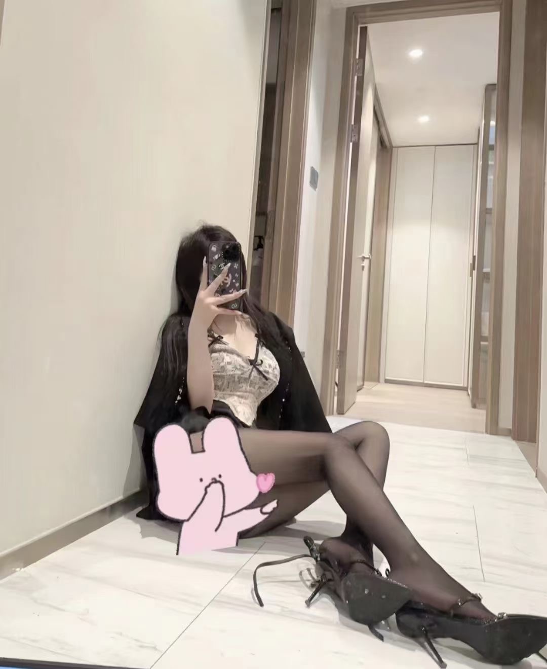 小仙女无中介加我发我本人私密照!