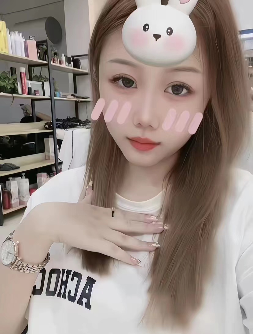 几个女孩自己兼职，可以选