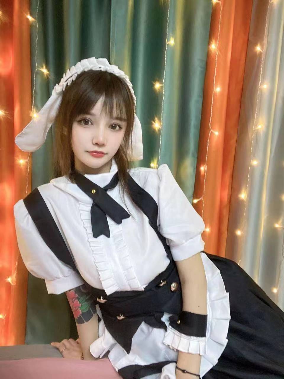 未央区小姐姐肤白貌美