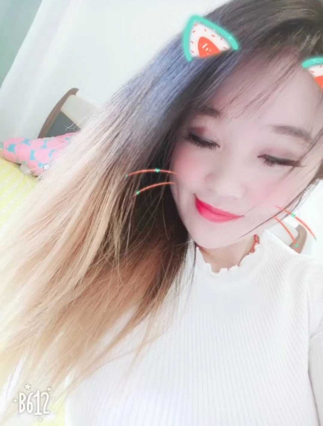 温柔少妇，蜜桃臀，胸非常大，个人兼职的性价比很高。