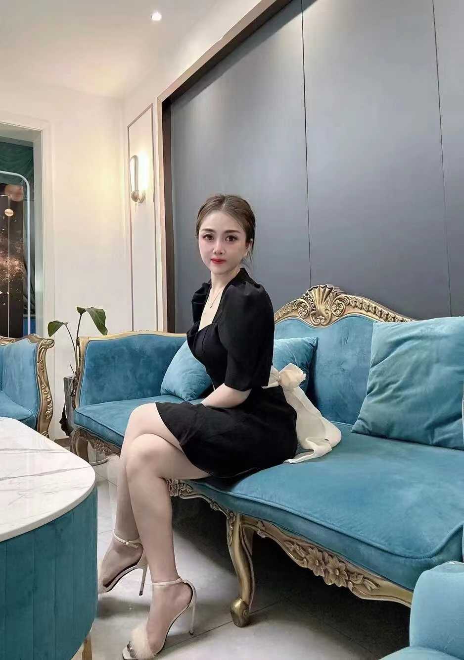 娇小型素人娘露露