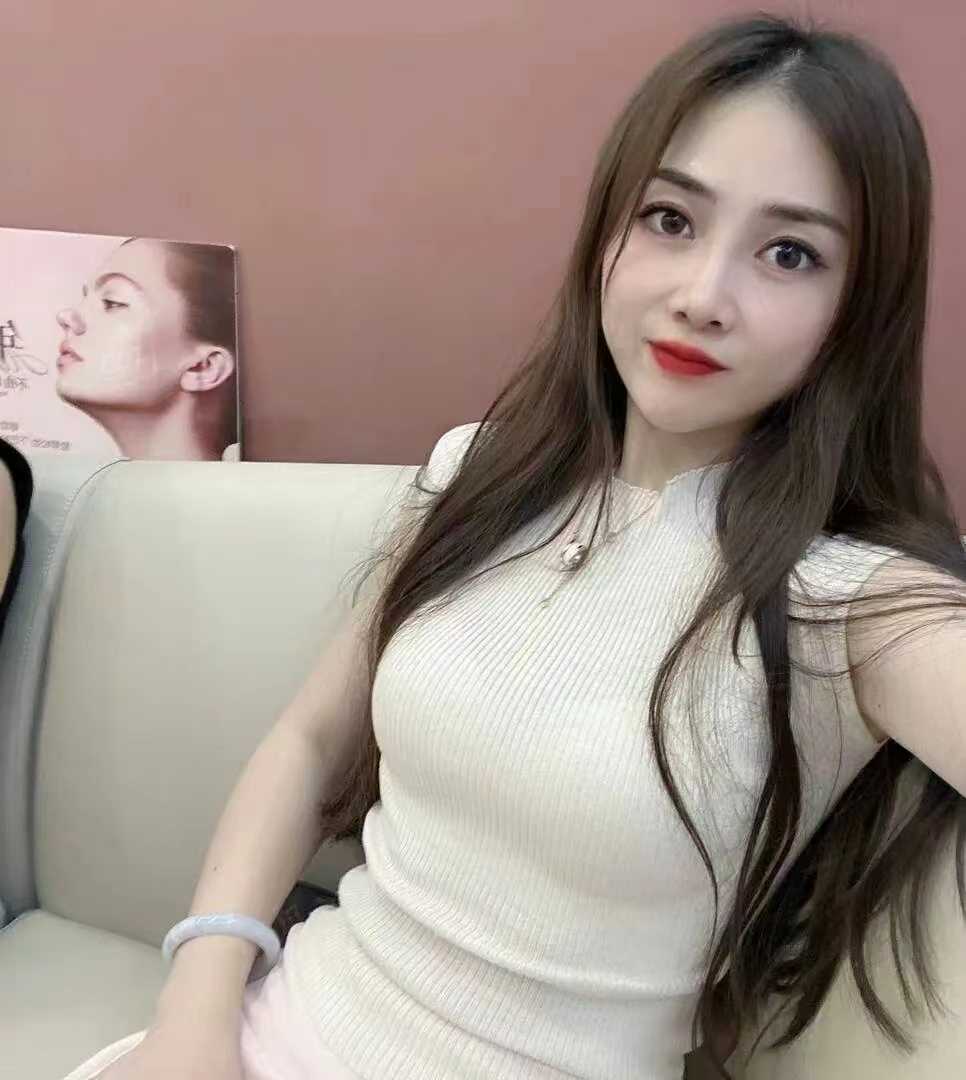 娇小型素人娘露露