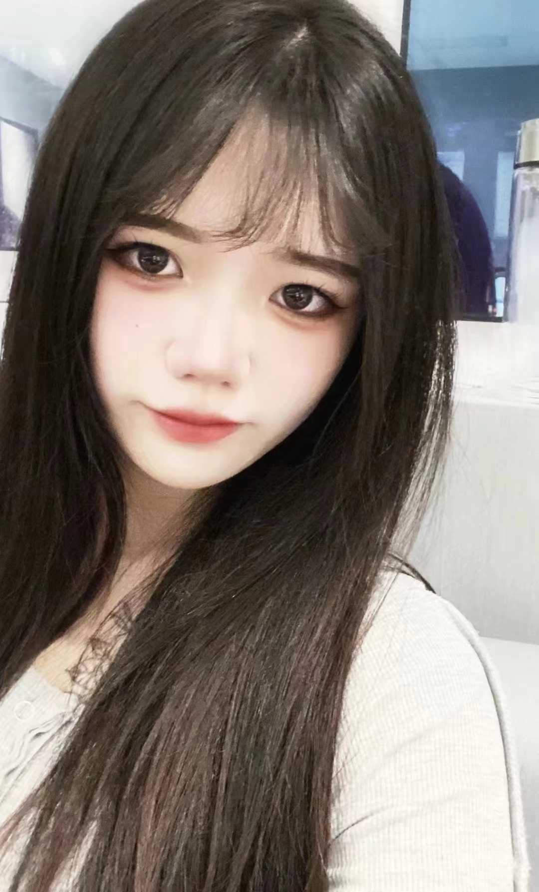 20出头的小姐姐