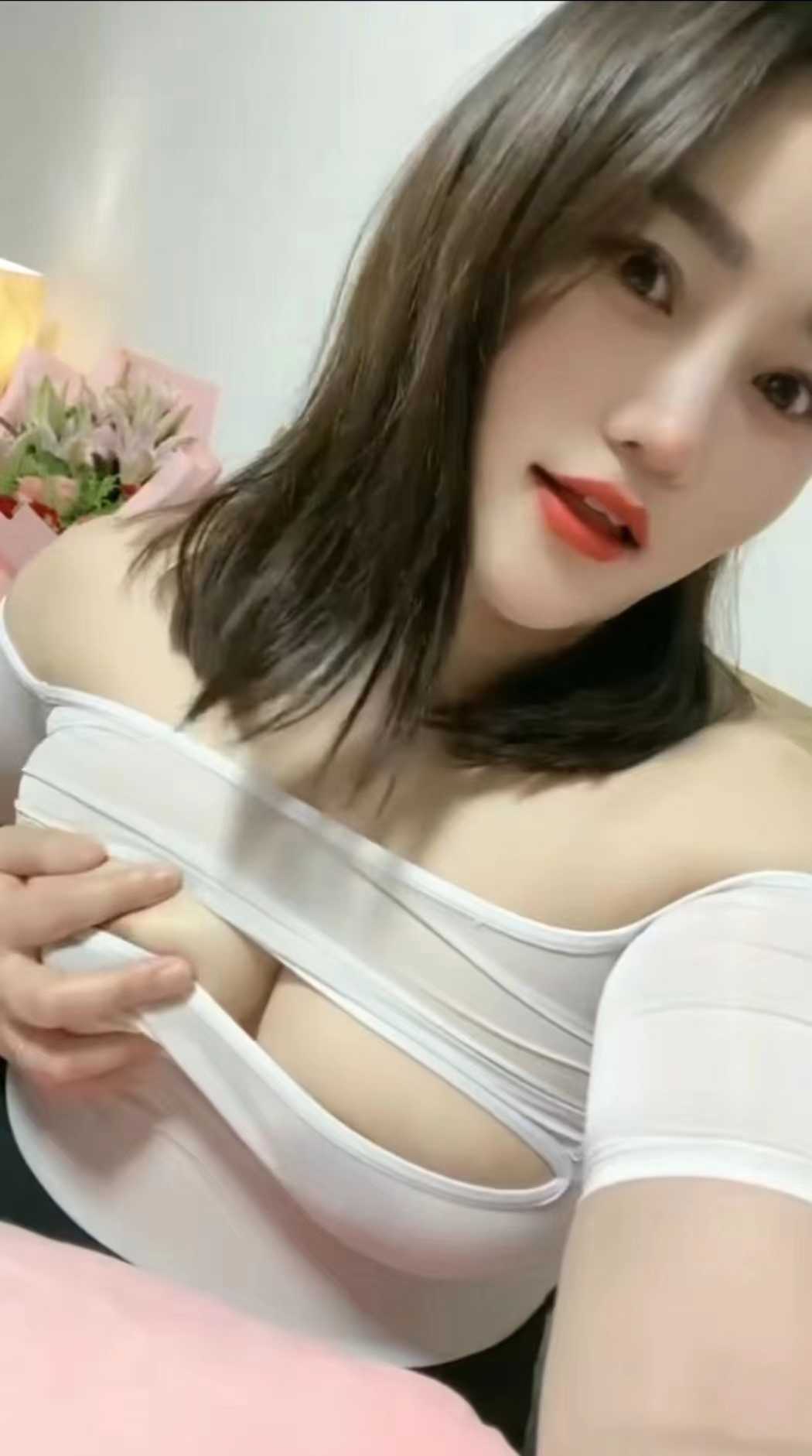 胸很大的妹子一枚